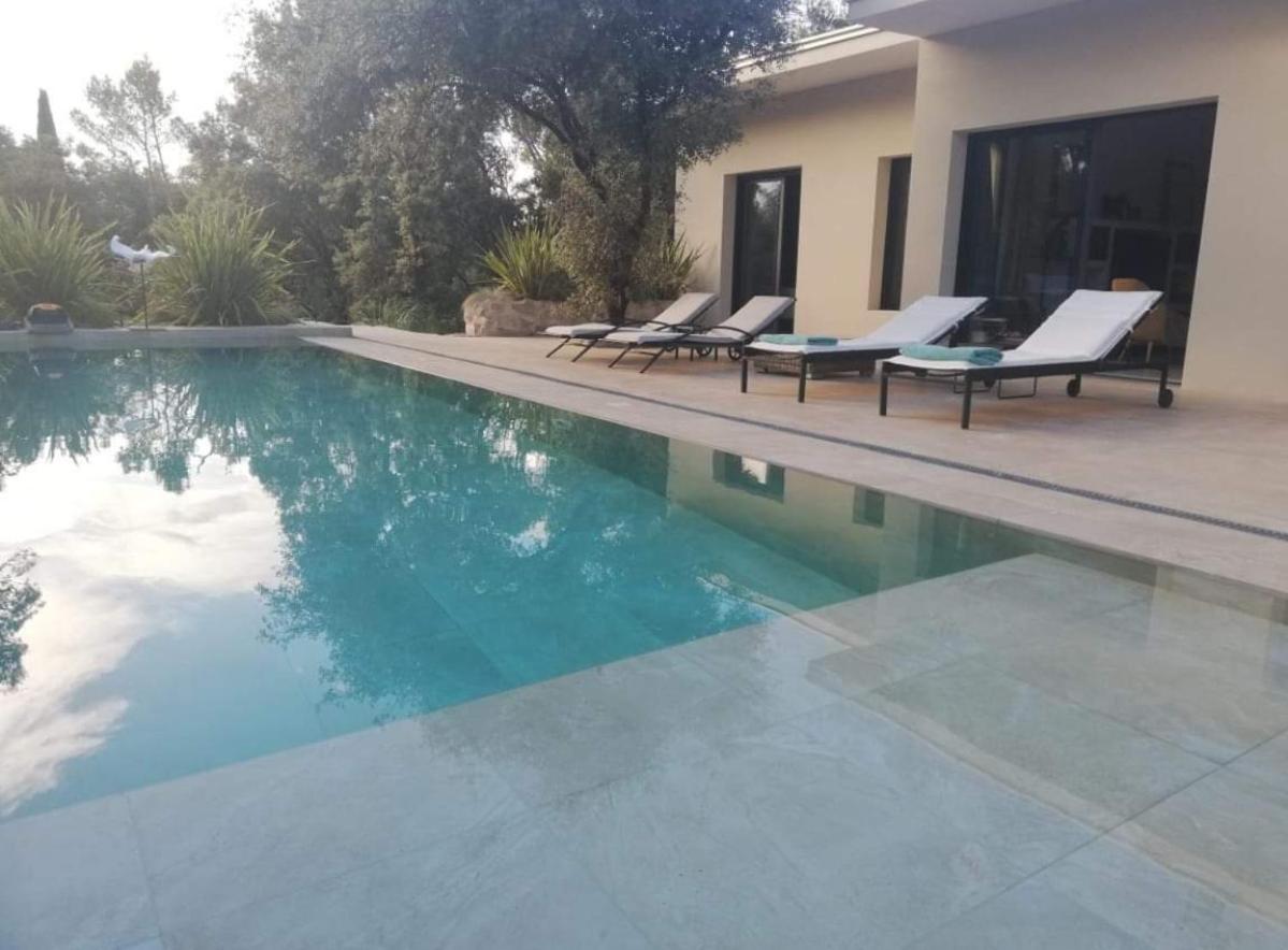 La Villa Kalliste Vacquières 외부 사진