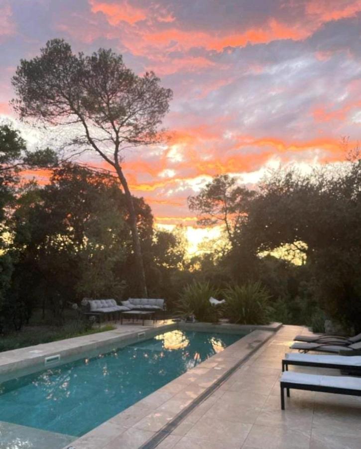 La Villa Kalliste Vacquières 외부 사진